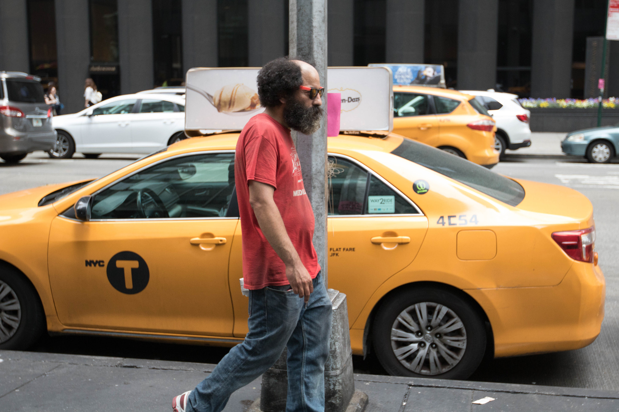 Canon EOS 750D (EOS Rebel T6i / EOS Kiss X8i) sample photo. Walking the mean streets photography