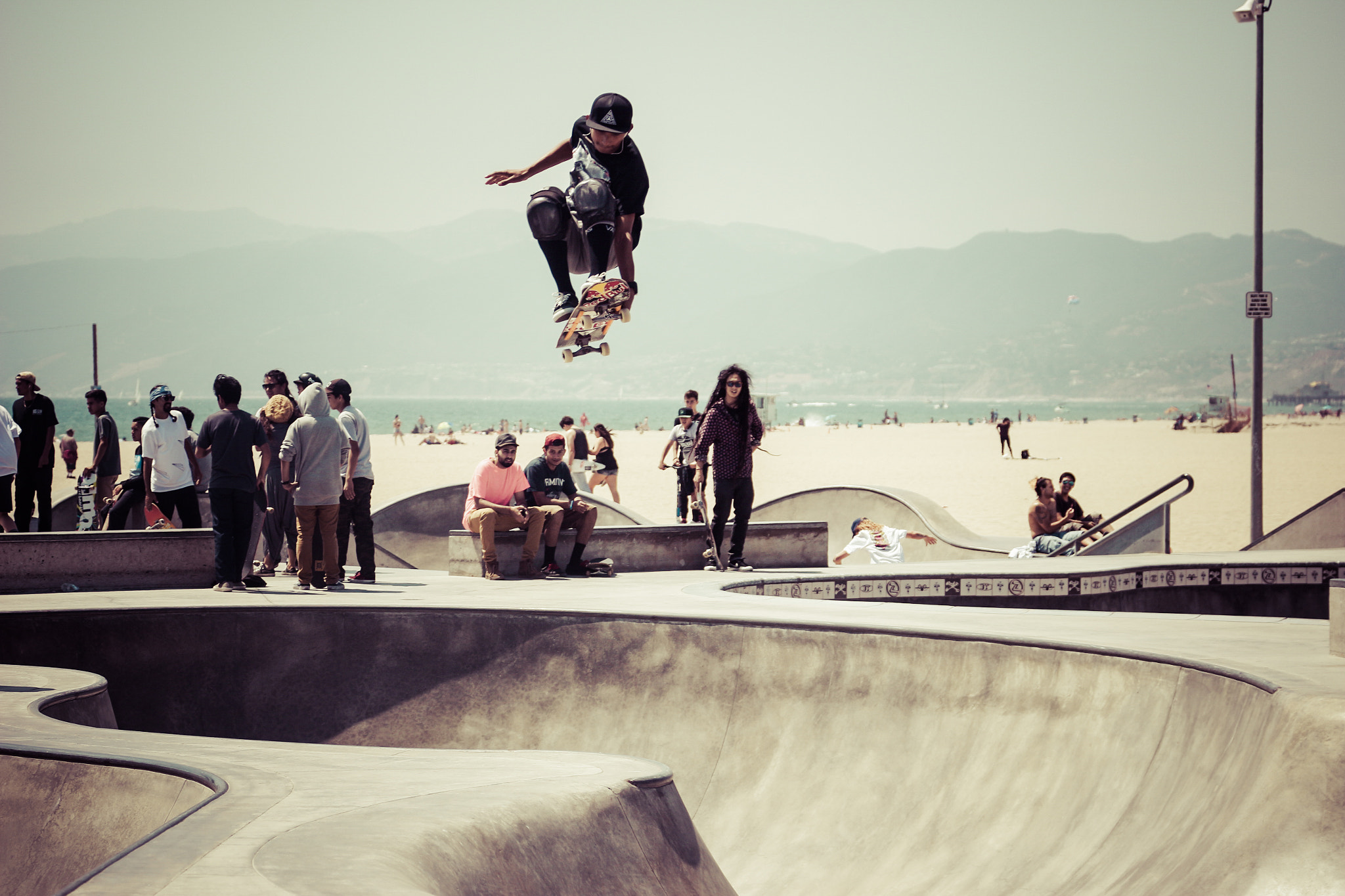 Canon EOS 100D (EOS Rebel SL1 / EOS Kiss X7) sample photo. Skateboarder photography