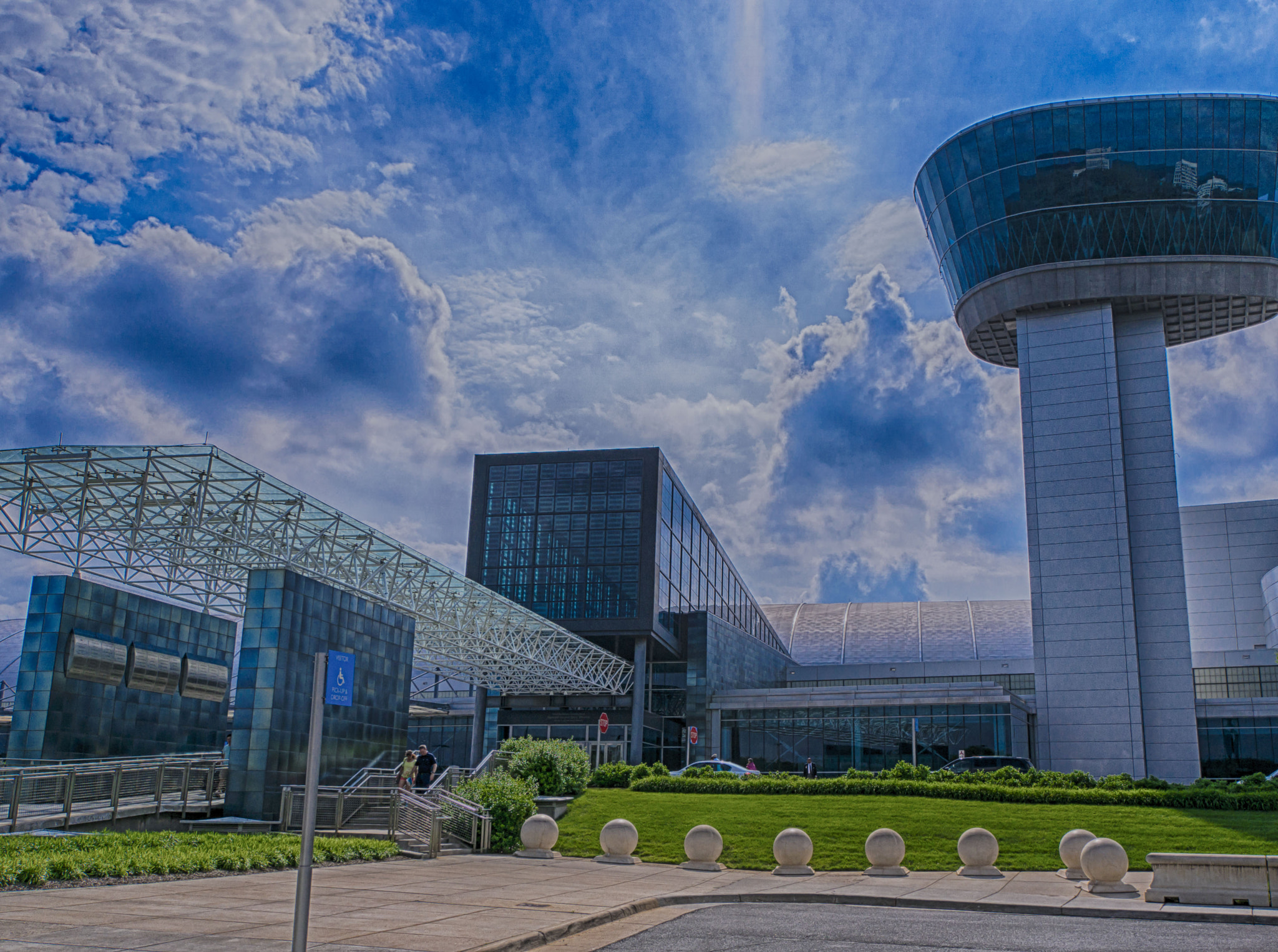 Sony Alpha NEX-6 + Sony E 18-200mm F3.5-6.3 OSS sample photo. Smithsonian air and space photography