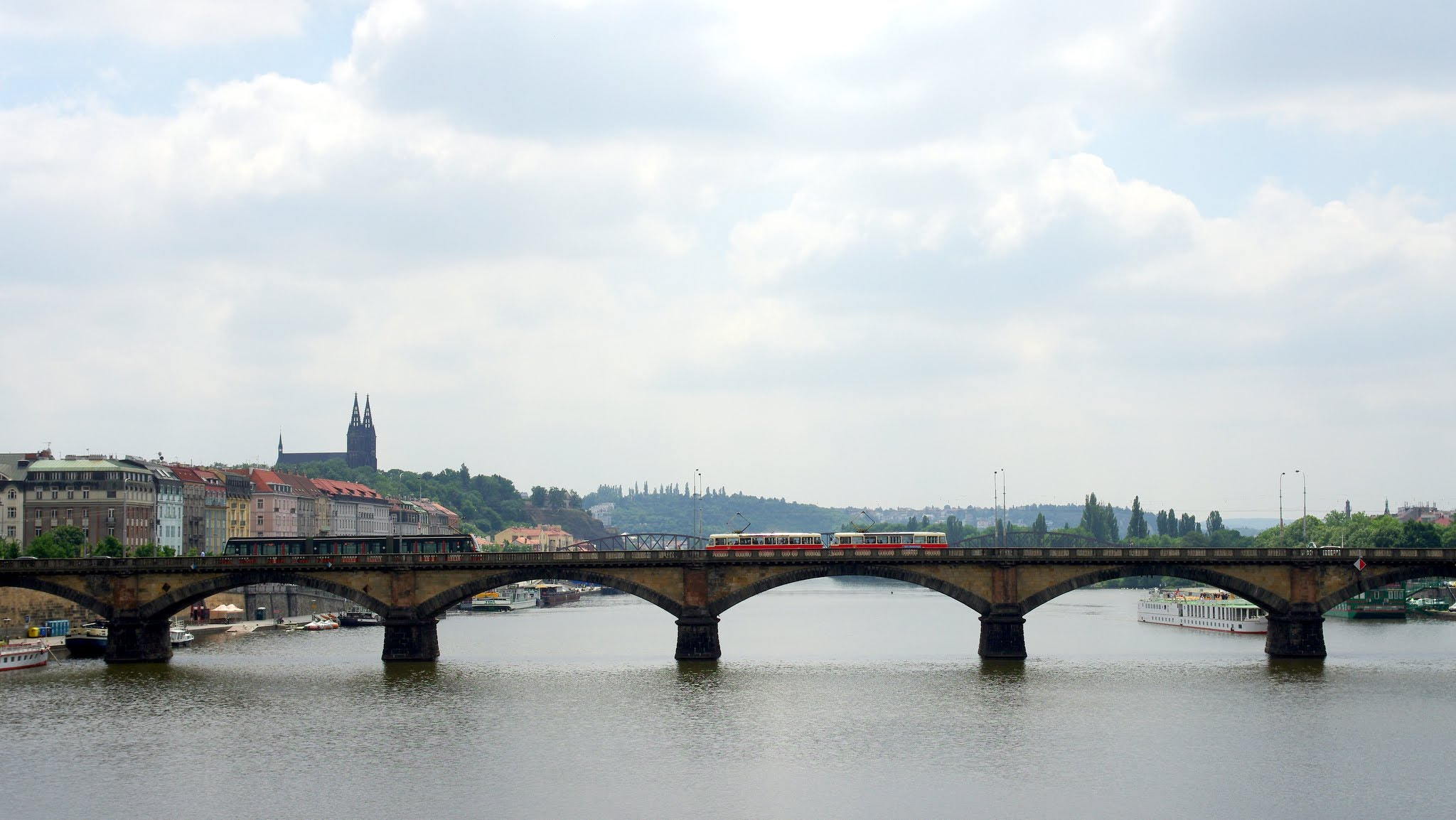 Pentax smc DA 40mm F2.8 Limited sample photo. Prague photography