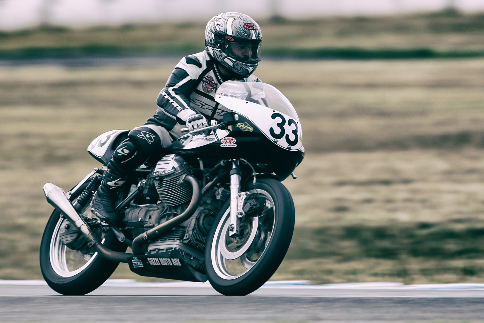 Canon EF 300mm F2.8L IS II USM sample photo. Wayne gow (nsw)1972 moto guzzi v7 750 photography