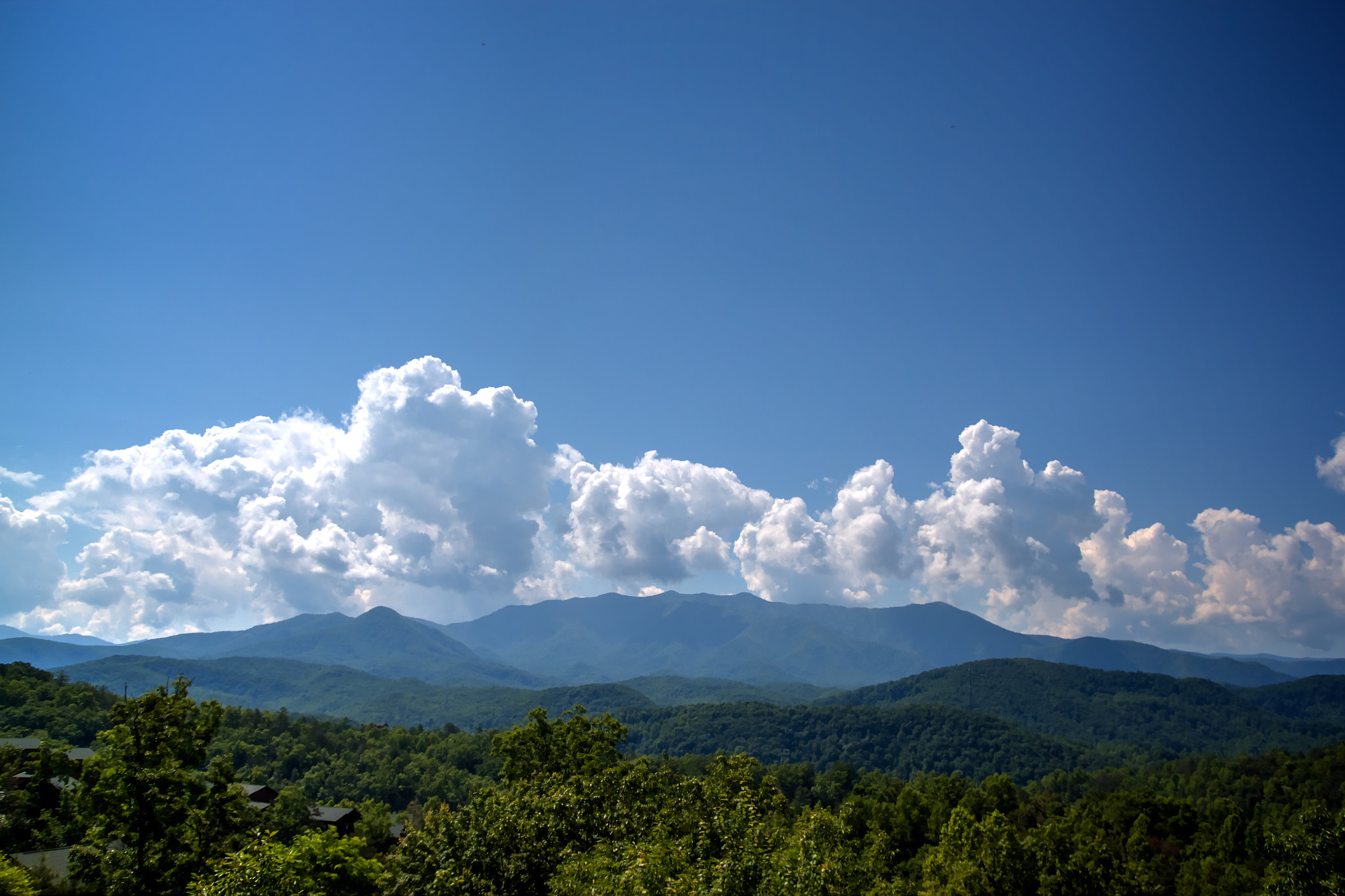 Tamron SP AF 17-50mm F2.8 XR Di II LD Aspherical (IF) sample photo. Clouds over mt. le conte photography