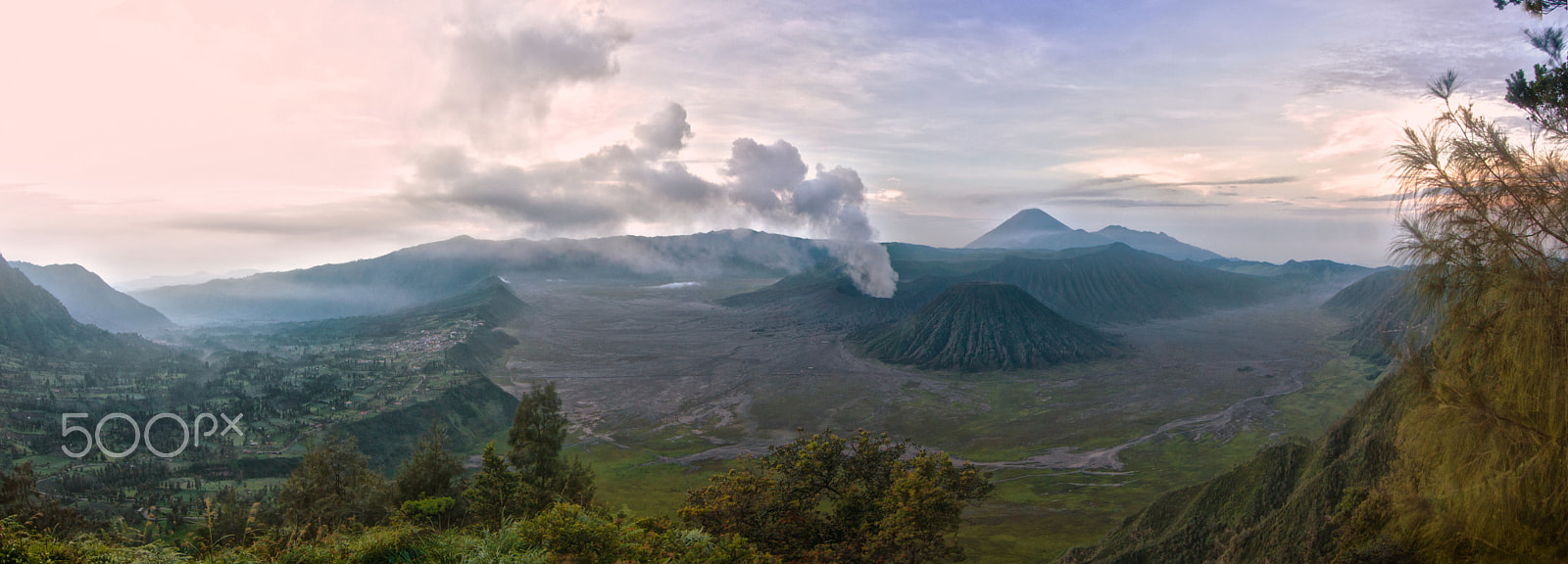 Canon EOS 600D (Rebel EOS T3i / EOS Kiss X5) sample photo. Panaromic view of bromo photography