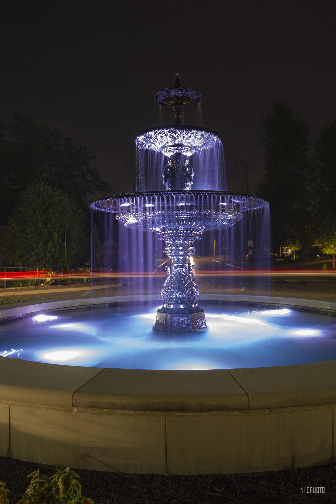 Canon EOS 7D + Canon EF-S 10-18mm F4.5–5.6 IS STM sample photo. Fountain photography