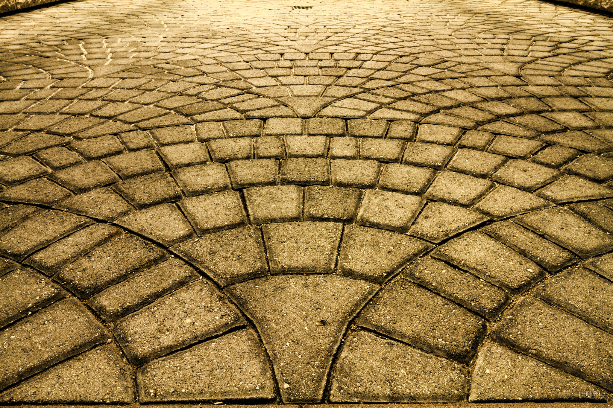 Canon EF-S 10-18mm F4.5–5.6 IS STM sample photo. Hit the bricks photography