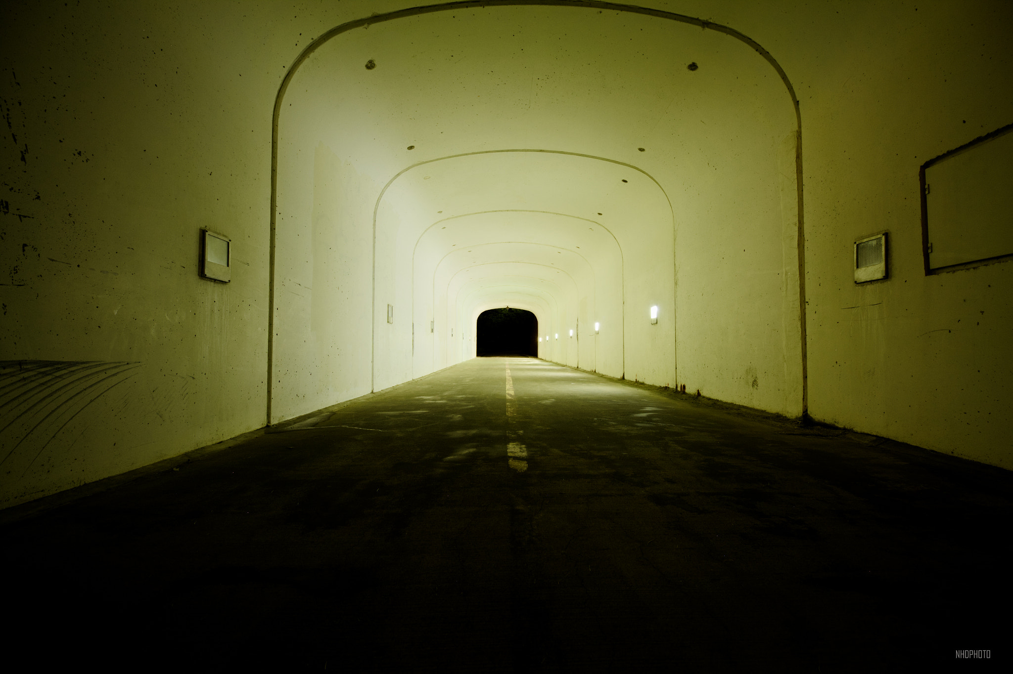 Canon EOS 7D + Canon EF-S 10-18mm F4.5–5.6 IS STM sample photo. Tunnel photography