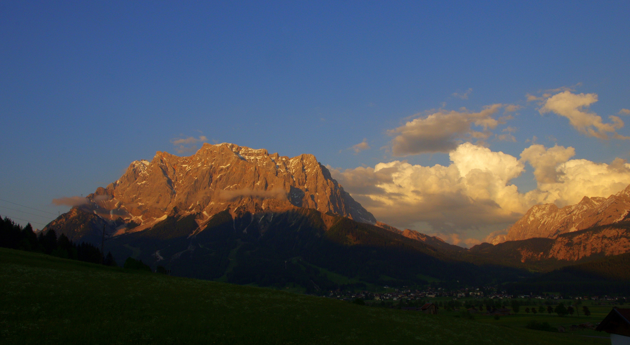 Pentax smc DA 18-55mm F3.5-5.6 AL sample photo. Über all dem trohnt erhaben die zugspitze photography