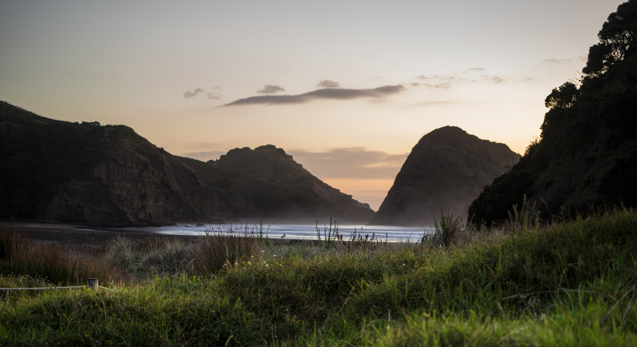 Sony a7 II + Sony 70-400mm F4-5.6 G SSM II sample photo. Piha beach photography