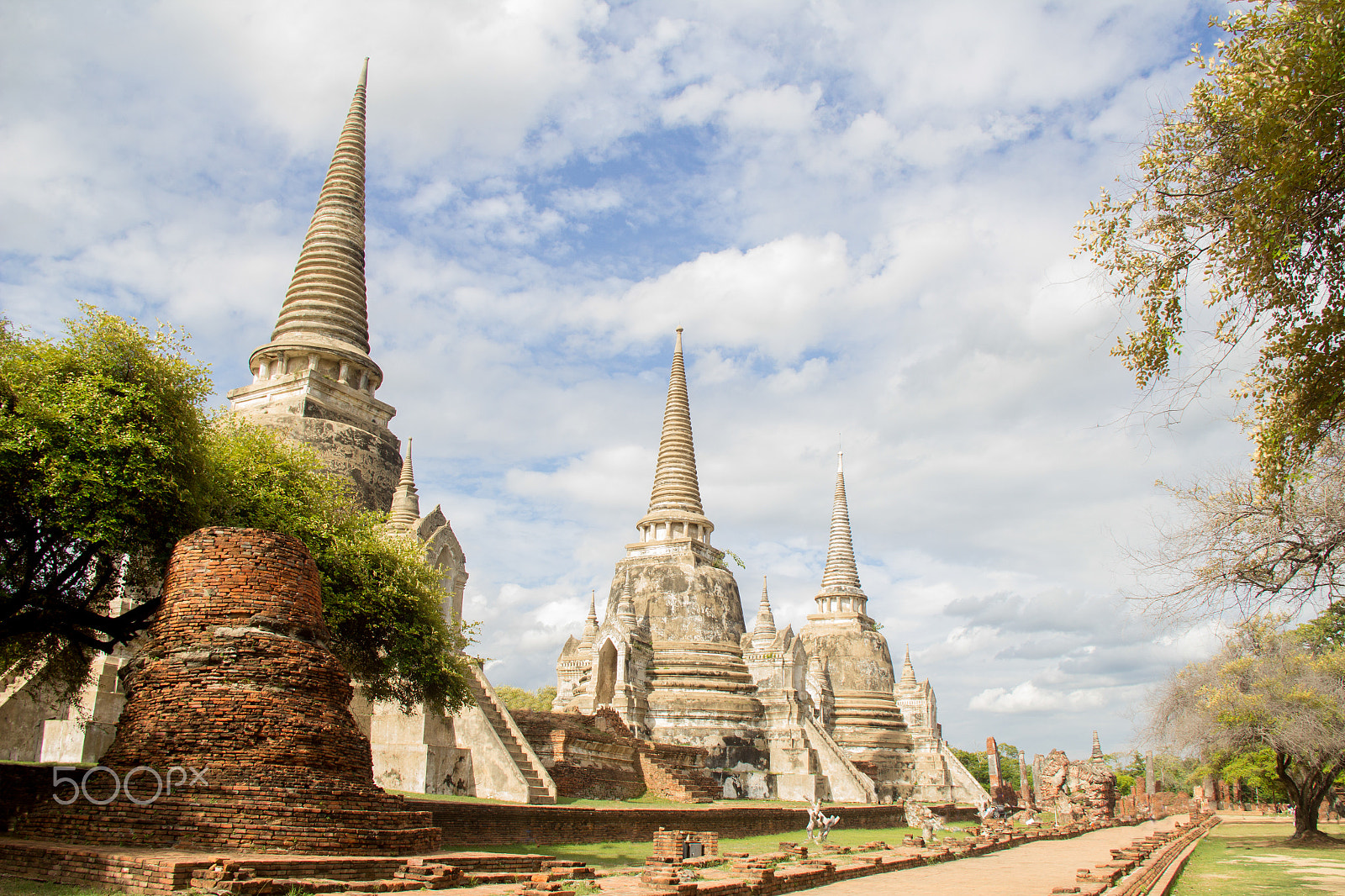 Canon EOS 600D (Rebel EOS T3i / EOS Kiss X5) sample photo. Pagoda  of phra sri sanphet temple photography