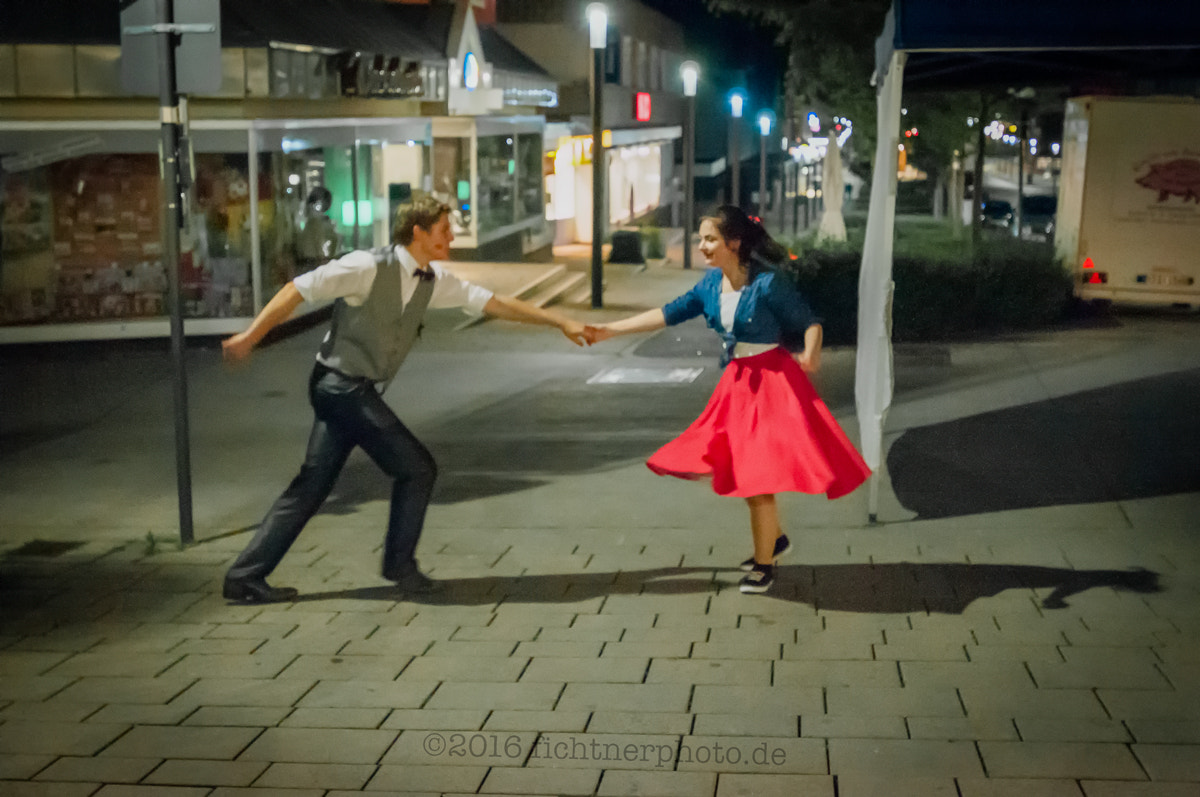 Tamron SP 15-30mm F2.8 Di VC USD sample photo. Dancing on the street photography