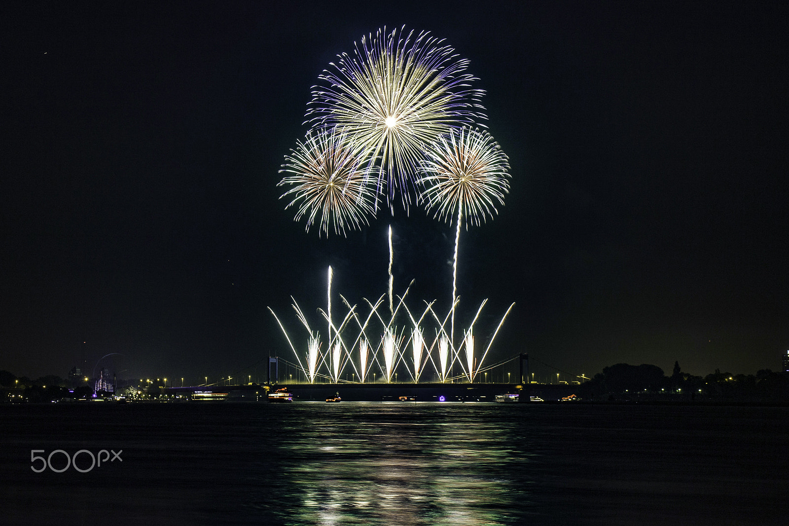 Canon EOS 450D (EOS Rebel XSi / EOS Kiss X2) sample photo. Hafenfest ruhrort 2016 photography