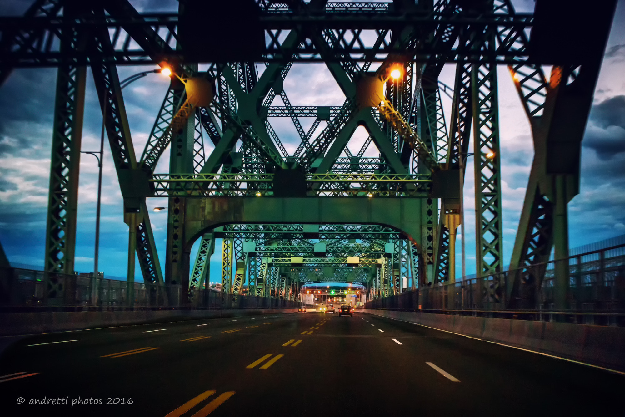 Nikon 1 V3 sample photo. Jacques cartier bridge photography