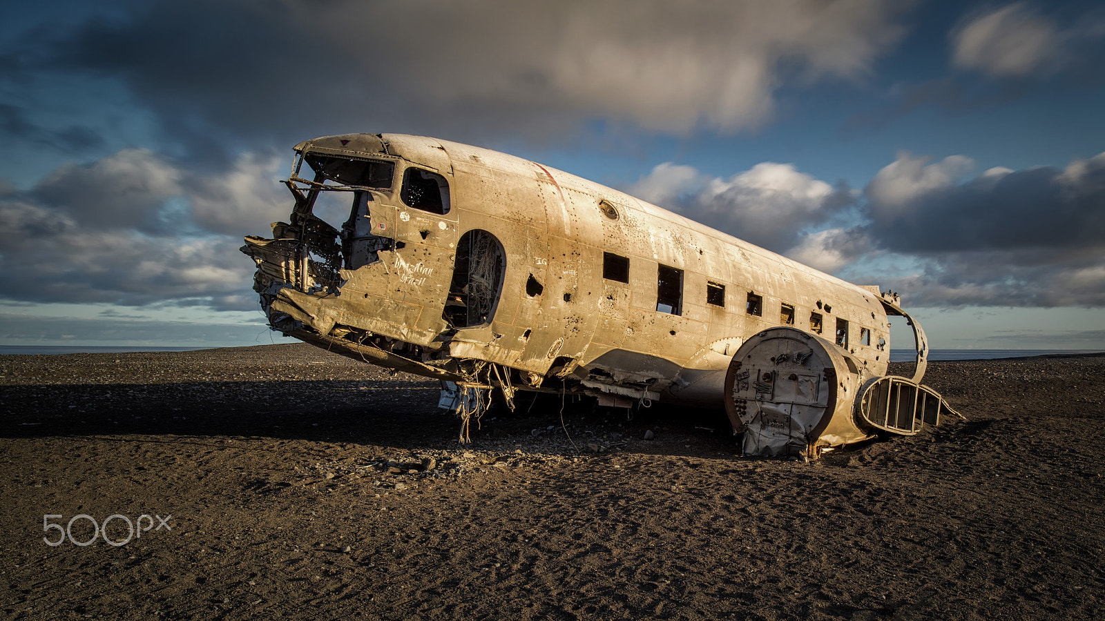 ZEISS Milvus 21mm F2.8 sample photo. Douglas dc-3 #1 photography