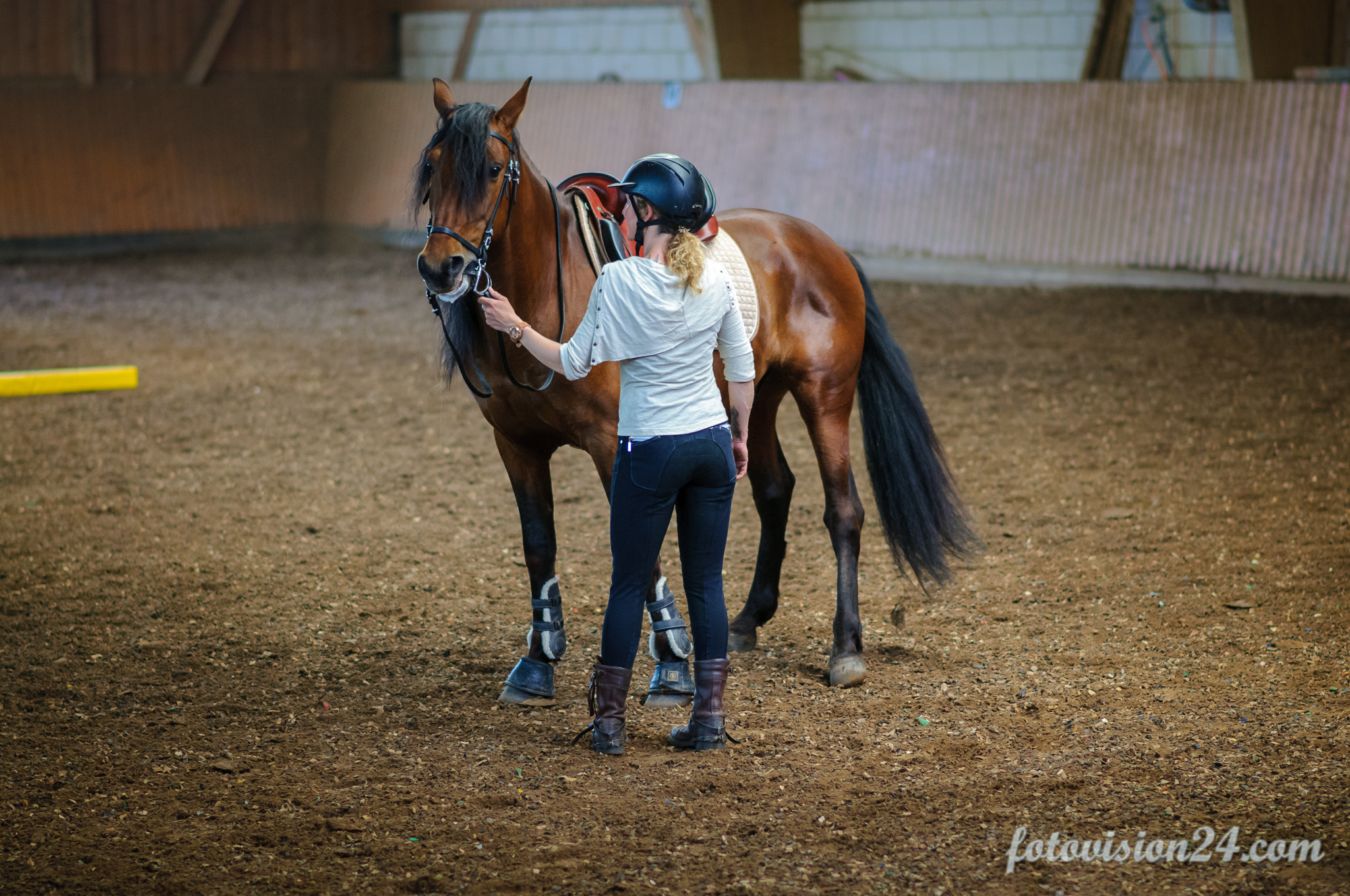 Nikon D300S + Nikon AF-S Nikkor 85mm F1.8G sample photo. Working equitation photography