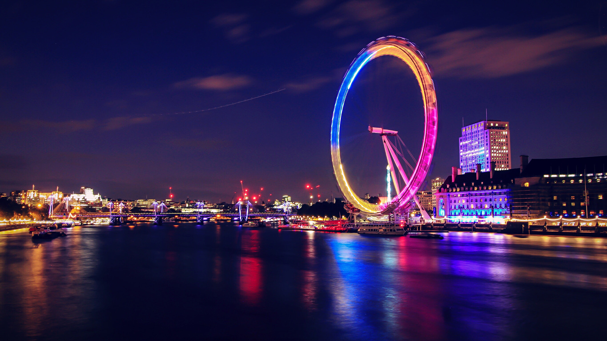 Canon EOS 7D + Canon EF-S 10-18mm F4.5–5.6 IS STM sample photo. The colorful london eye photography