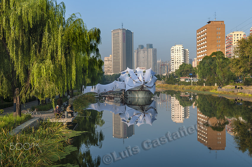 Pentax smc DA* 16-50mm F2.8 ED AL (IF) SDM sample photo. Fishing at liangma river. beijing. china photography
