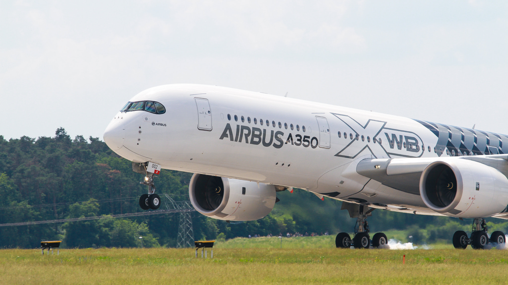 Tamron SP AF 70-200mm F2.8 Di LD (IF) MACRO sample photo. Airbus a350-xwb at ila 2016 photography