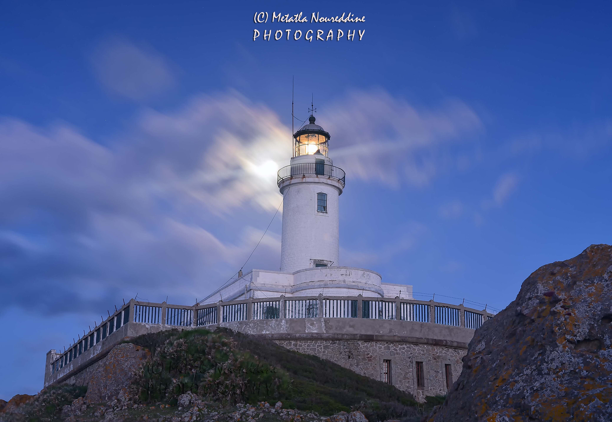 Nikon D4 + Sigma 50mm F1.4 DG HSM Art sample photo. Le phare du cap de fer by night photography