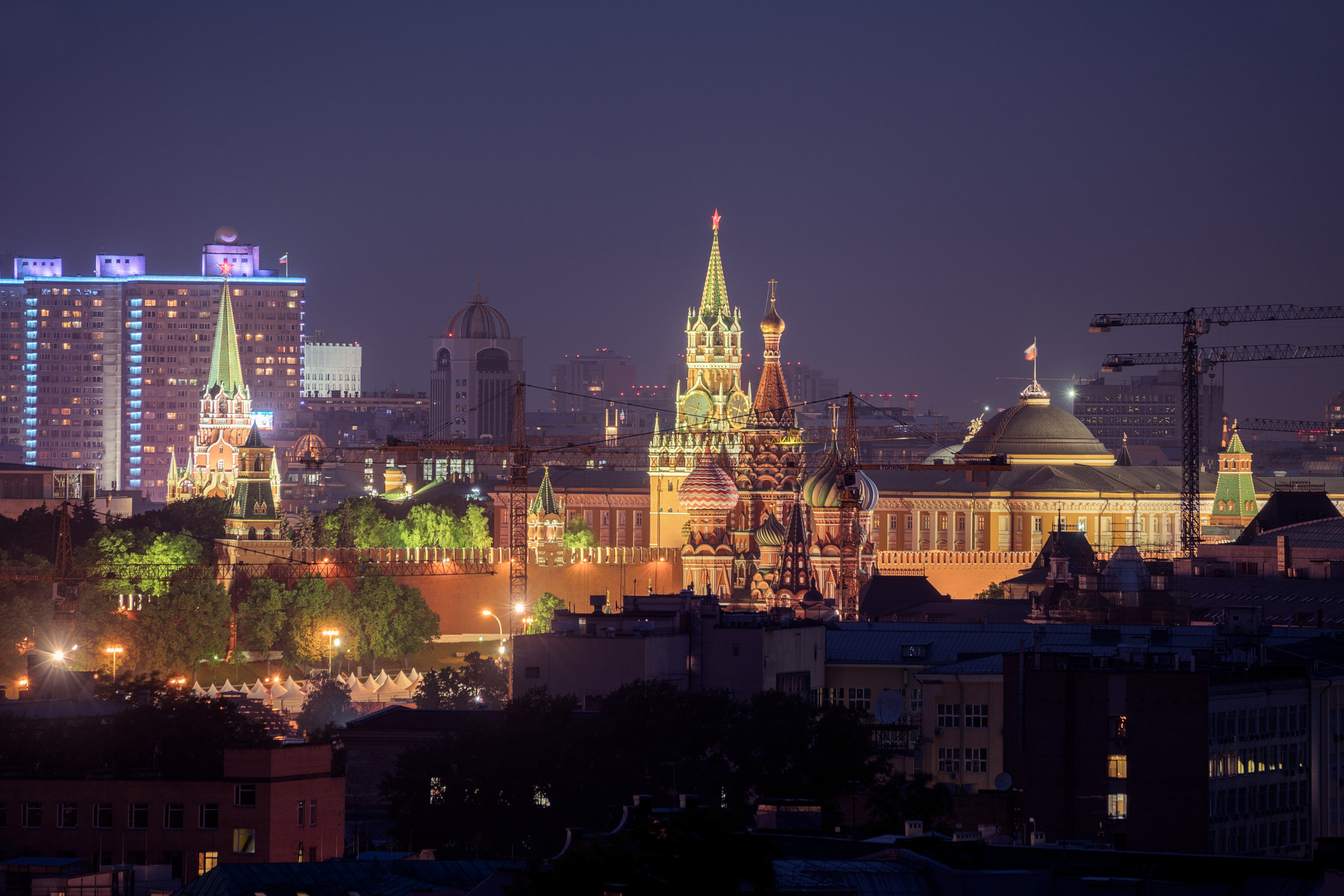 Sony 70-400mm F4-5.6 G SSM II sample photo. Kremlin & st. basil's cathedral photography