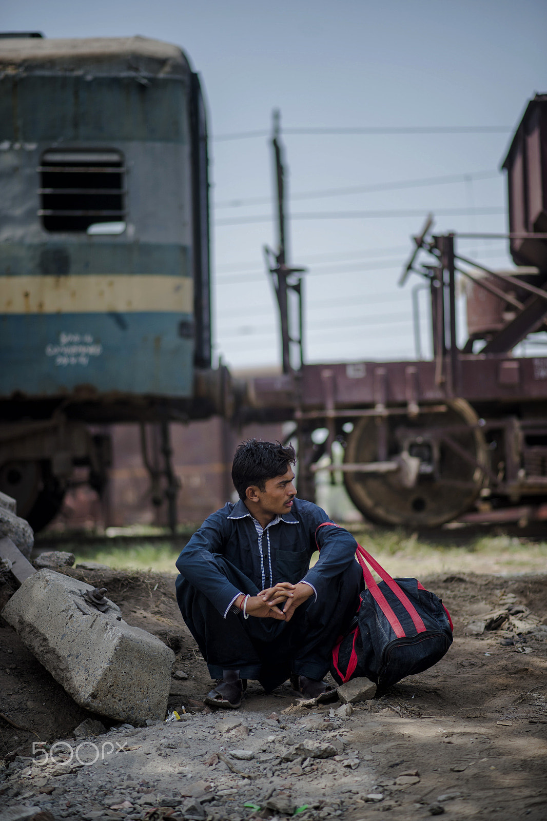 Nikon D4S + Nikon AF-S Nikkor 85mm F1.8G sample photo. Forlorn traveler... photography