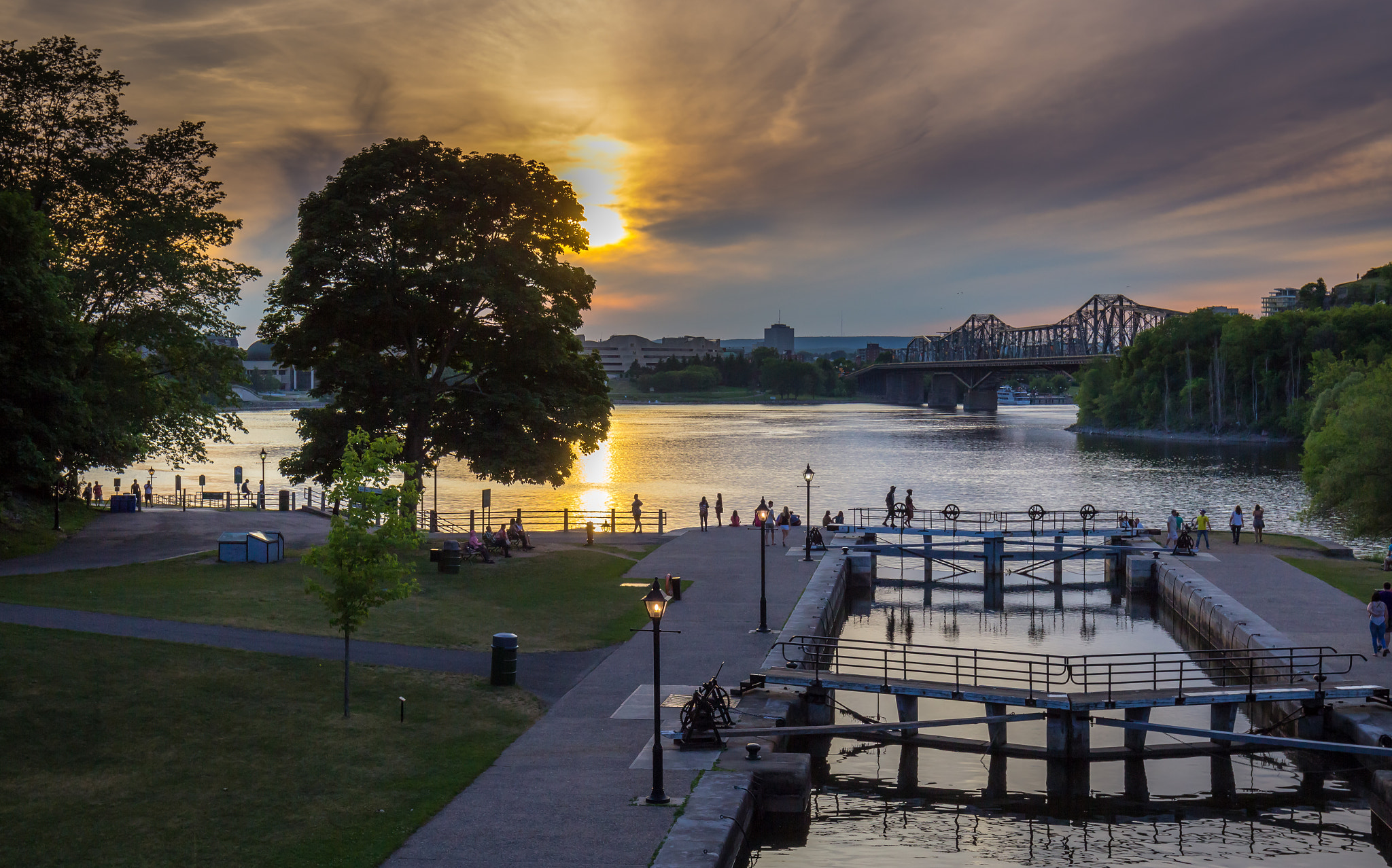 Canon EOS 600D (Rebel EOS T3i / EOS Kiss X5) + Canon EF 16-35mm F4L IS USM sample photo. Where the rideau canal meets the ottawa river photography