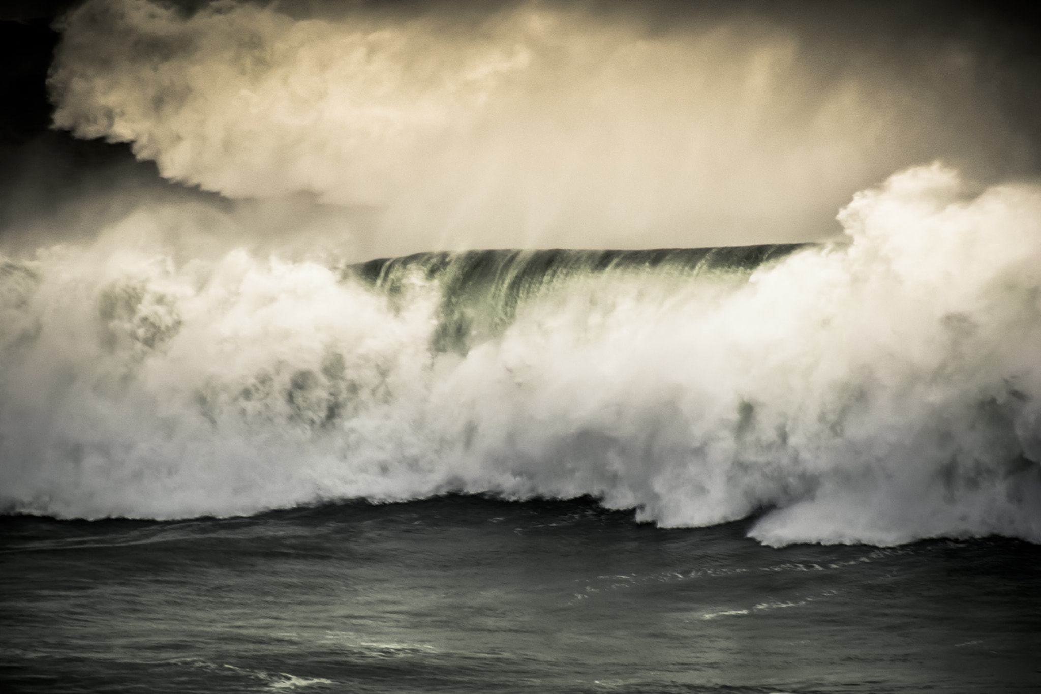 Sigma 18-250mm F3.5-6.3 DC Macro OS HSM sample photo. Wave photography