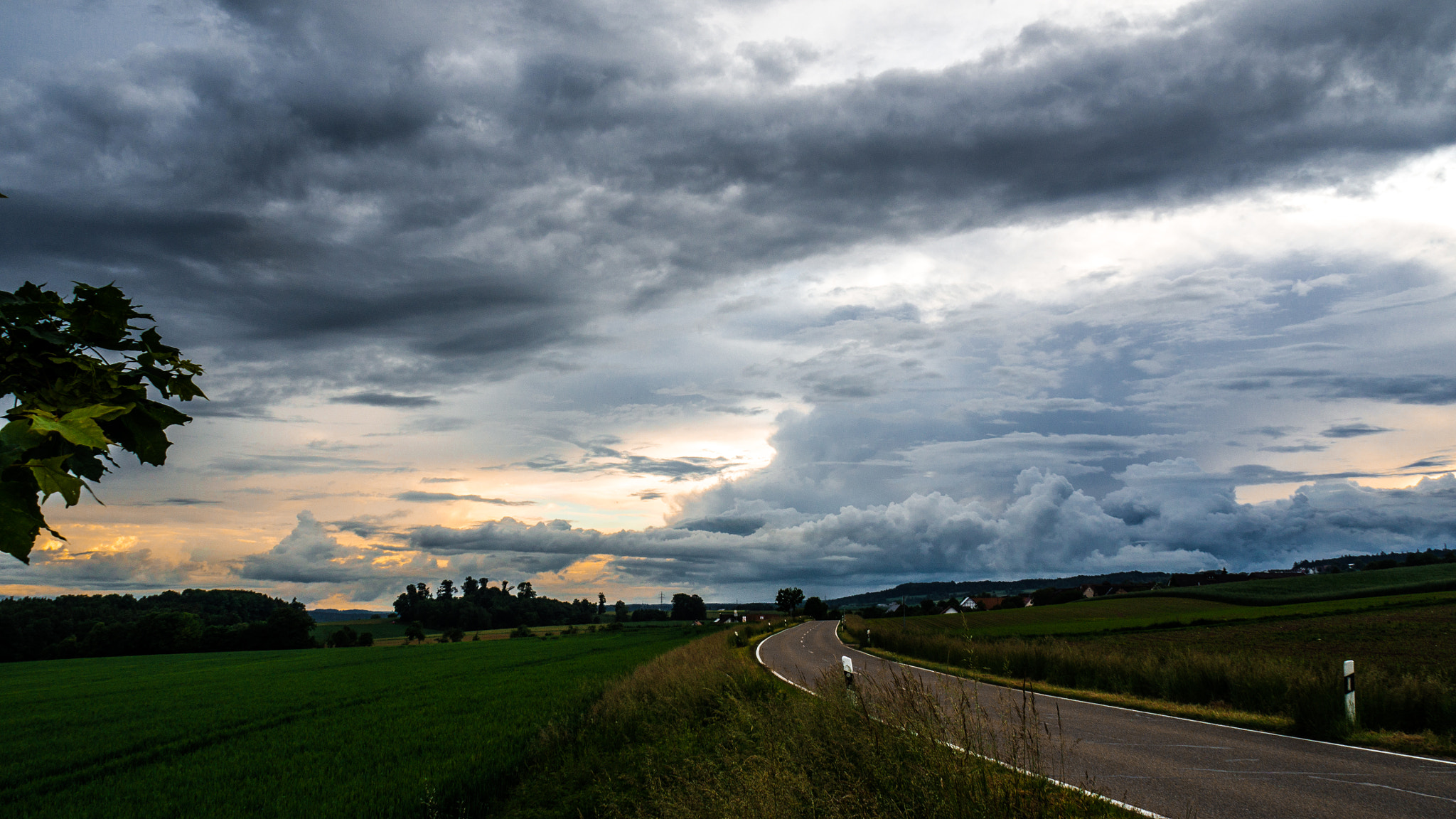 OLYMPUS M.14-150mm F4.0-5.6 II sample photo. Clouds photography