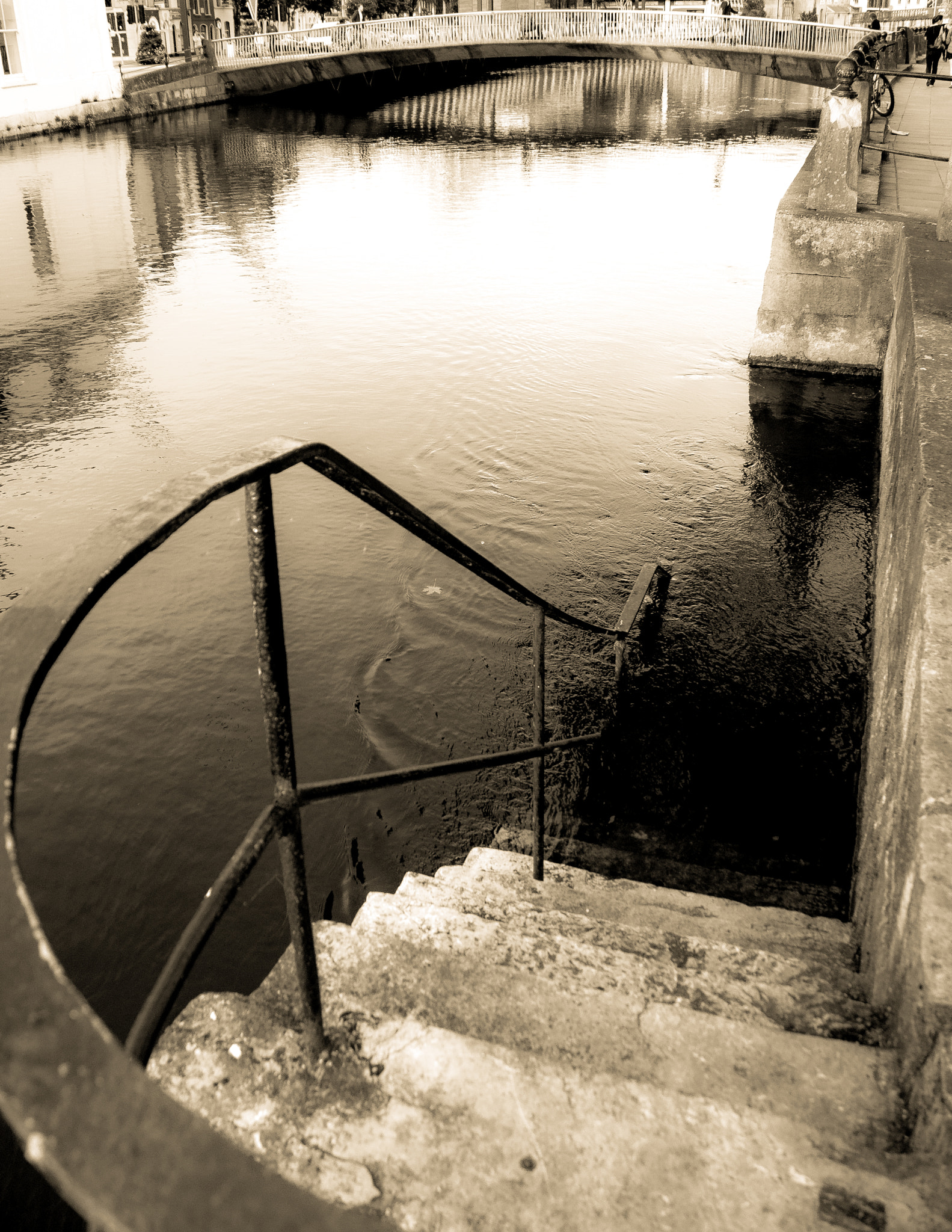 Nikon D5000 + Tamron AF 18-270mm F3.5-6.3 Di II VC LD Aspherical (IF) MACRO sample photo. Stairs to water photography