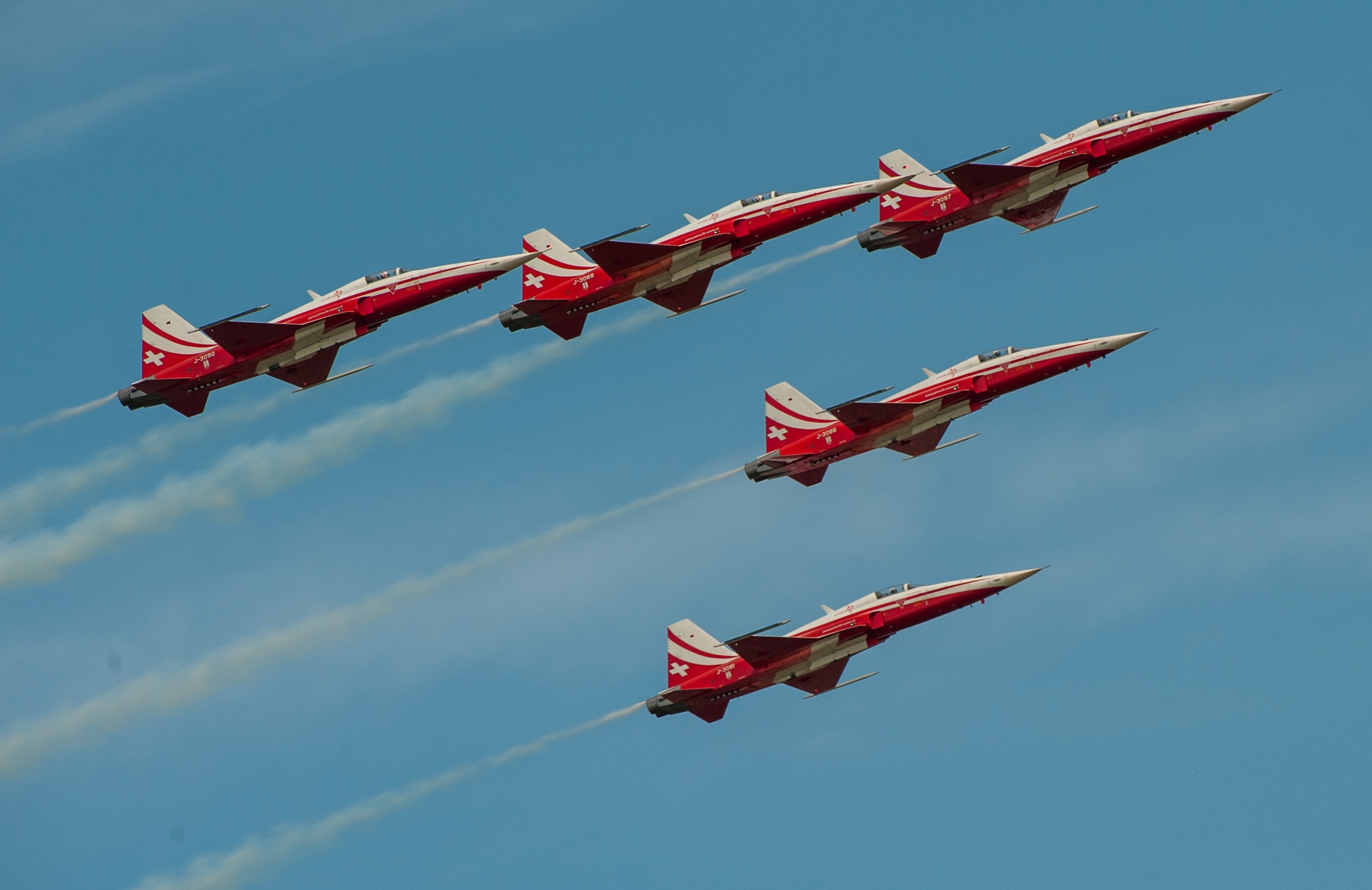 Sigma 50-500mm F4.5-6.3 DG OS HSM sample photo. Patrouille suisse photography