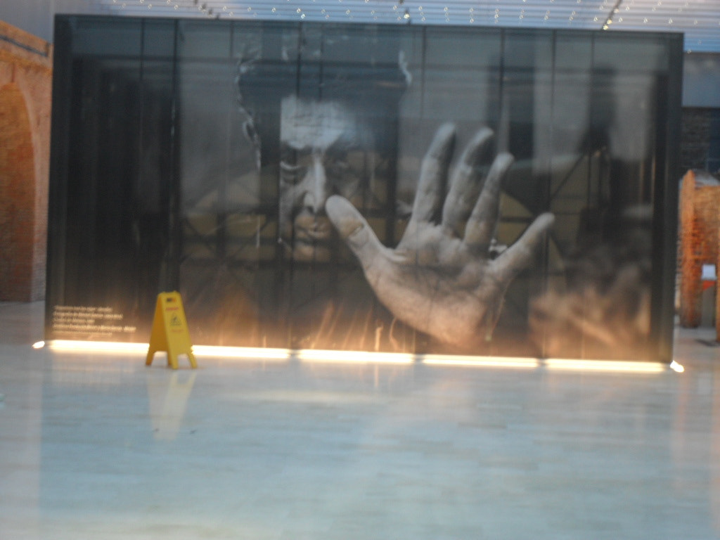Samsung PL51 / VLUU PL51 /  SL203 sample photo. Museo del bicentenario. bs as. argentina photography