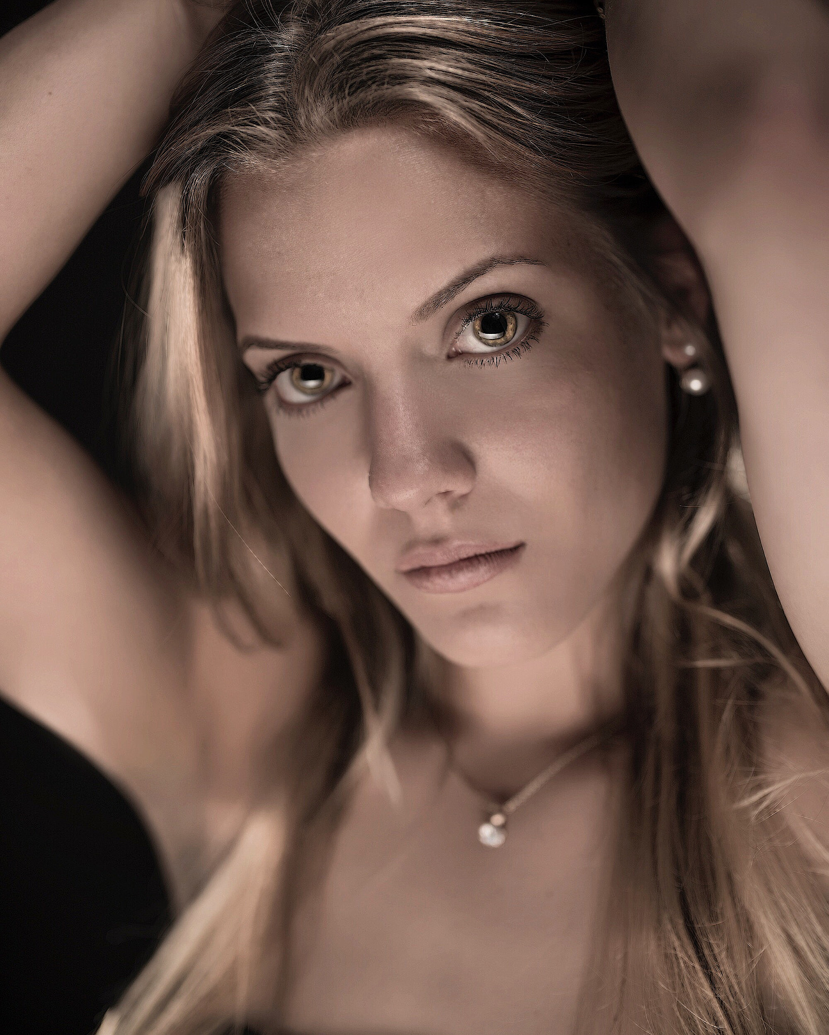 ZEISS Otus 55mm F1.4 sample photo. Beautiful christa photography