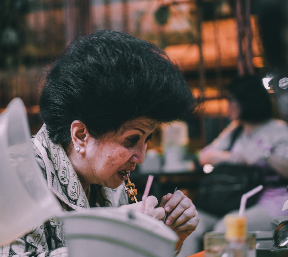 Sony Alpha a5000 (ILCE 5000) + E 50mm F1.8 OSS sample photo. Nice hair photography