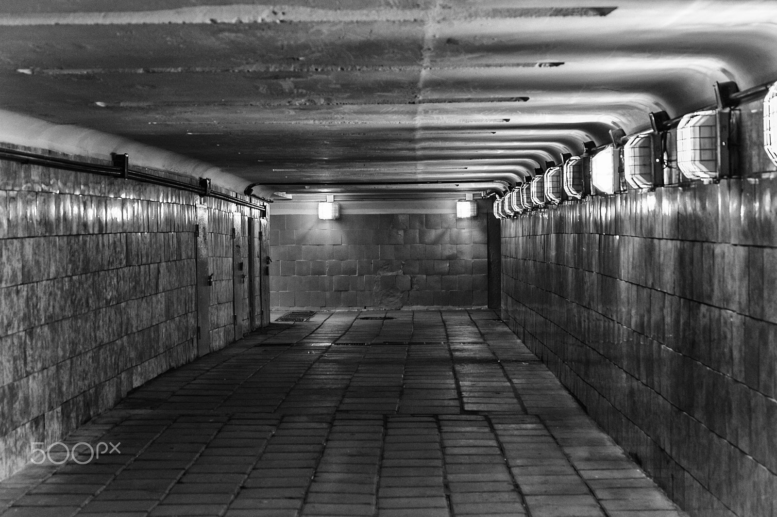 Canon EOS-1D Mark II sample photo. Tunnel photography