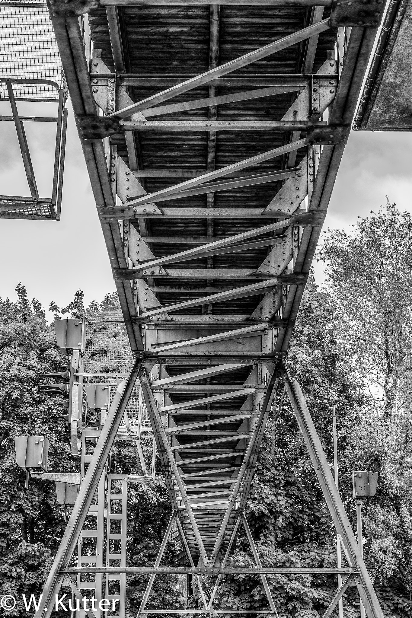 Canon EOS 70D + Canon EF 35mm F2 sample photo. Bridge over railroad-track photography