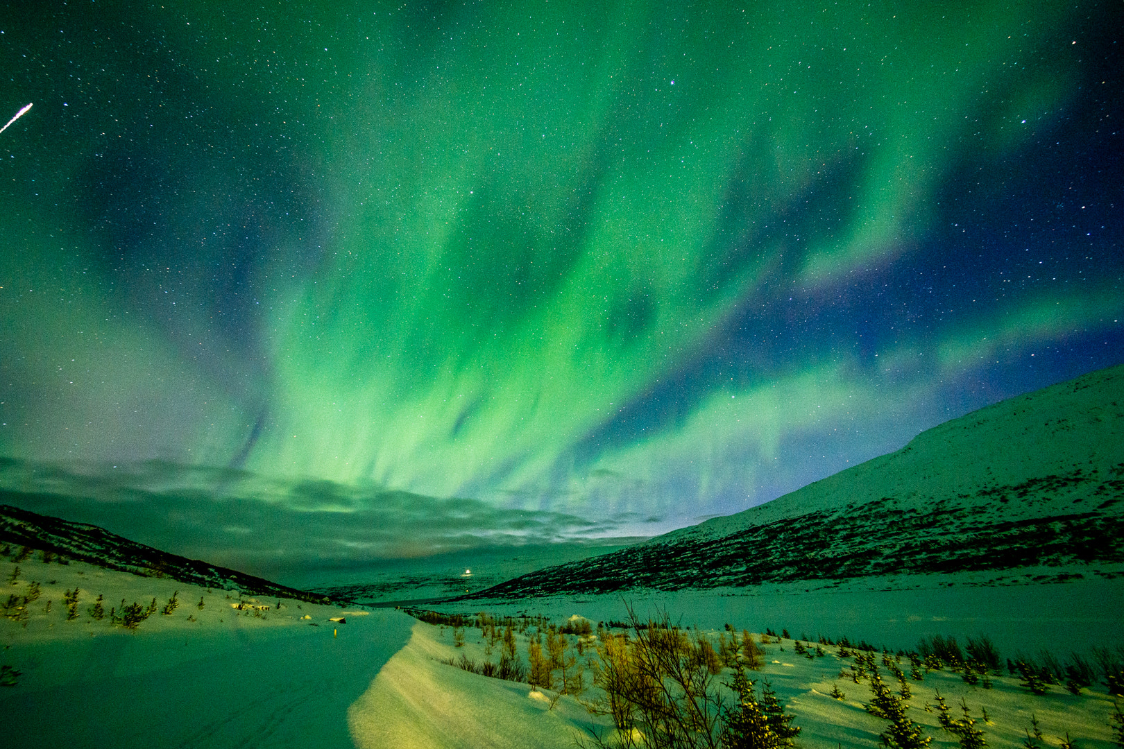 Olympus OM-D E-M5 + Olympus M.Zuiko Digital ED 7-14mm F2.8 PRO sample photo. Iceland/heydalur/northen lights 4 photography
