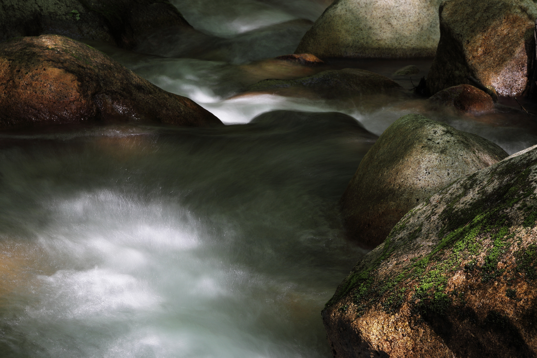 Canon EF 200mm F2.8L II USM sample photo. Stormy water photography