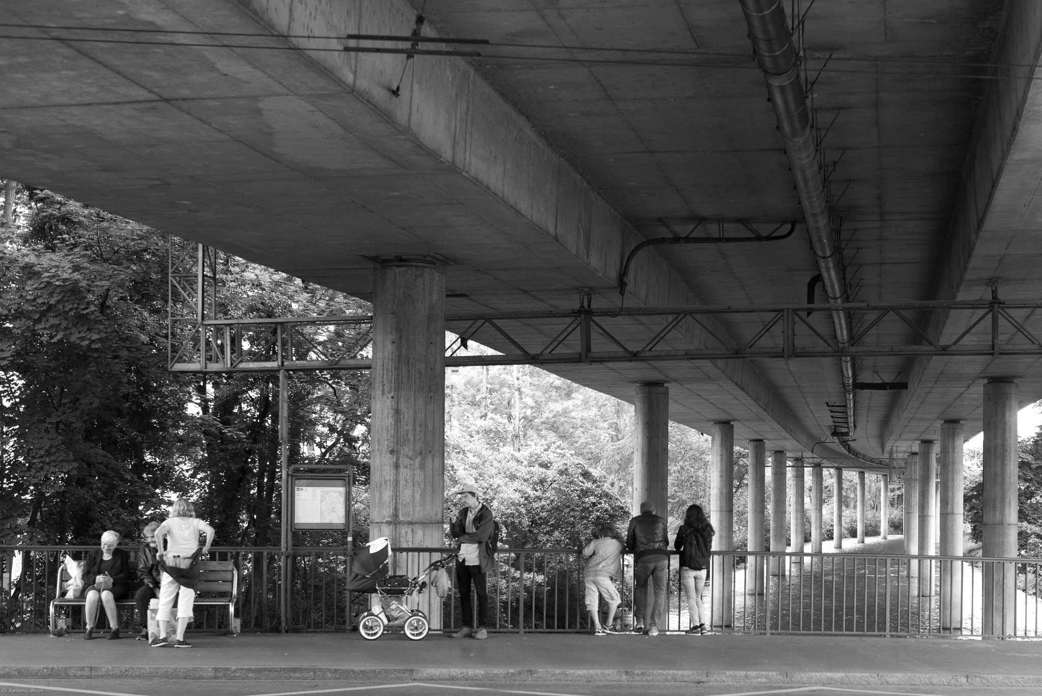 Leica Summilux-M 50mm F1.4 ASPH sample photo. Bus stop photography
