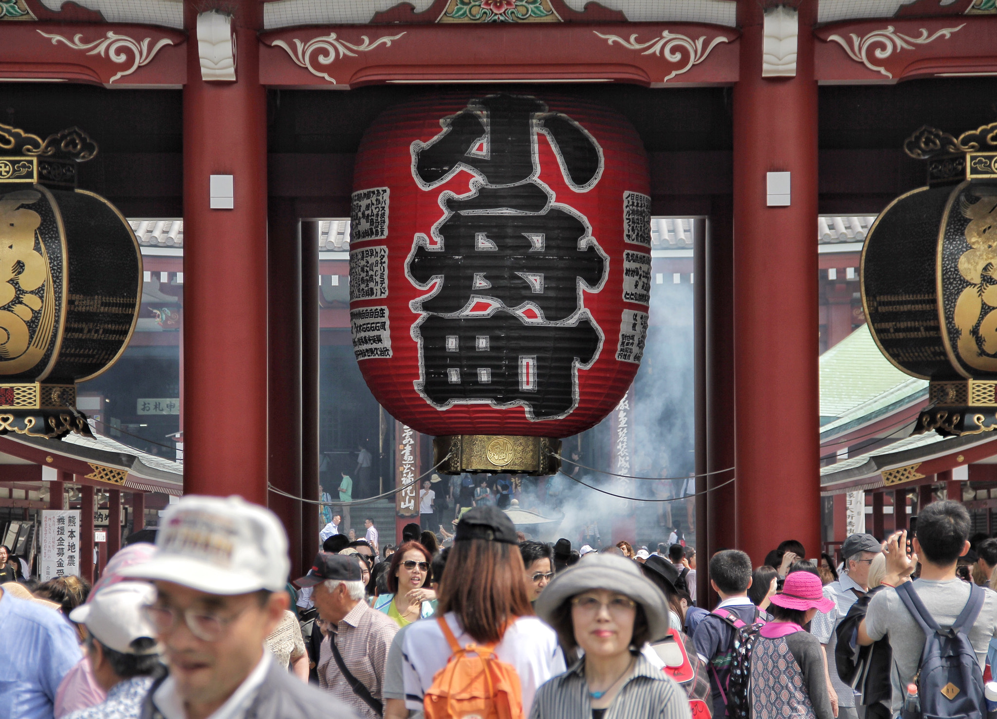 Canon EOS 550D (EOS Rebel T2i / EOS Kiss X4) + Canon EF-S 18-135mm F3.5-5.6 IS sample photo. Tokyo, japan | sensoji temple photography