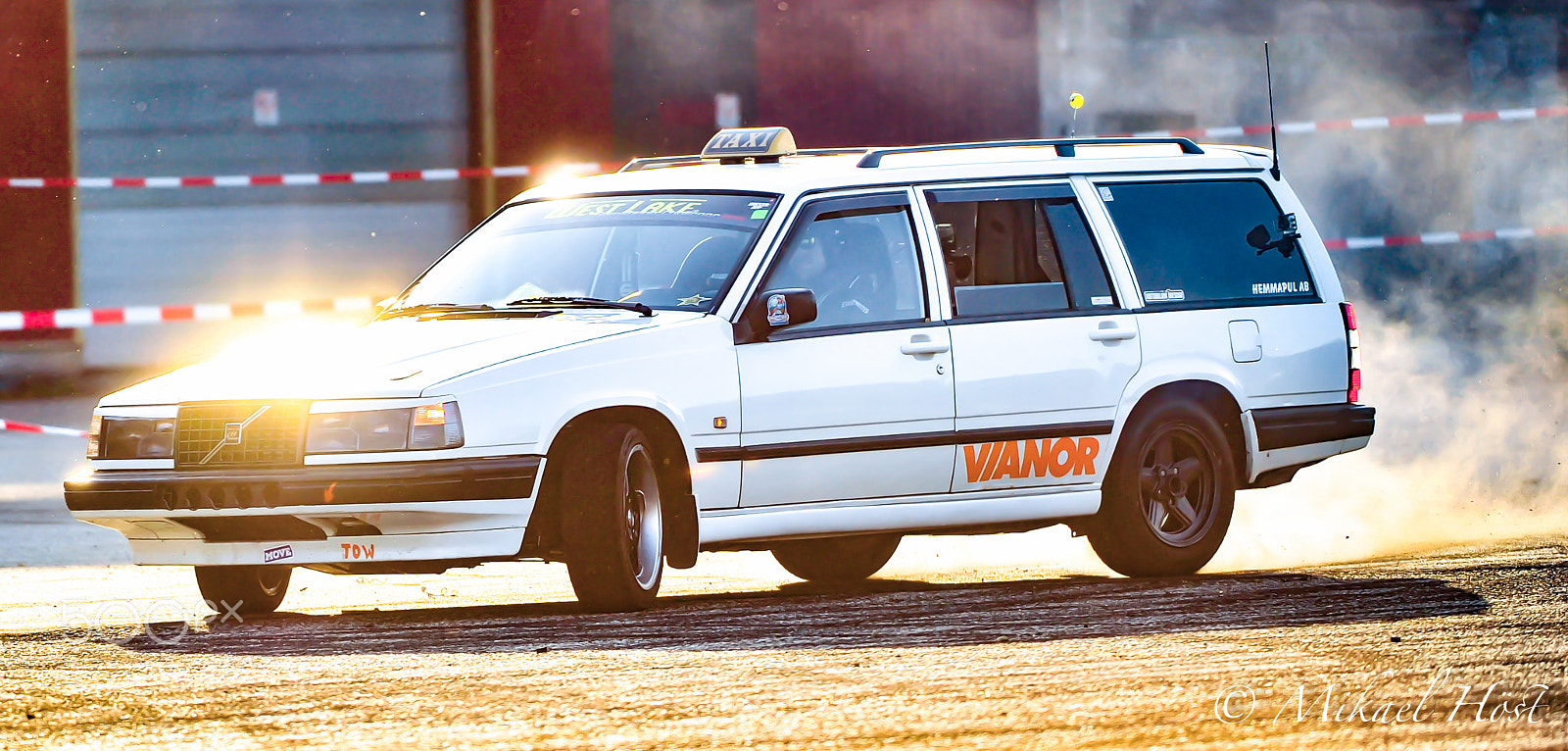 Nikon AF-S Nikkor 200-400mm F4G ED-IF VR sample photo. Drift taxi photography