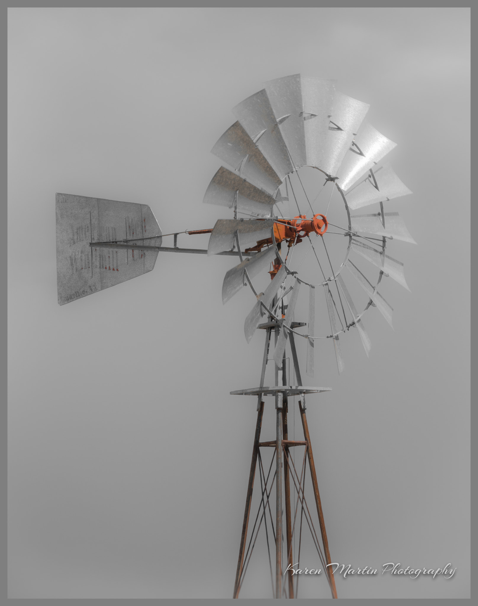 Olympus OM-D E-M5 II + LEICA DG 100-400/F4.0-6.3 sample photo. Windmill photography