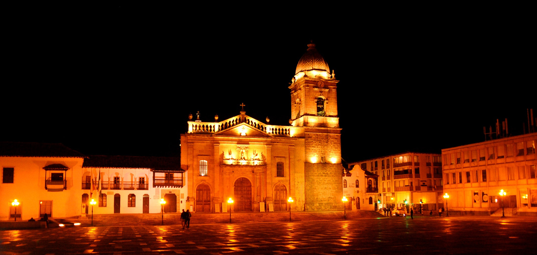 Nikon D90 + Sigma 18-200mm F3.5-6.3 DC sample photo. Colonial church photography