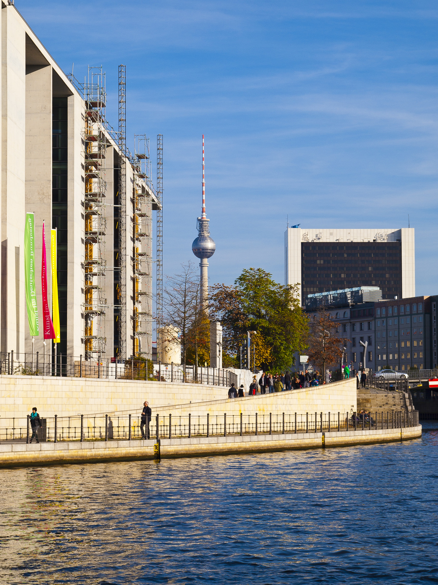 SIGMA 18-50mm F2.8 DC sample photo. Sunny autumn in berlin photography