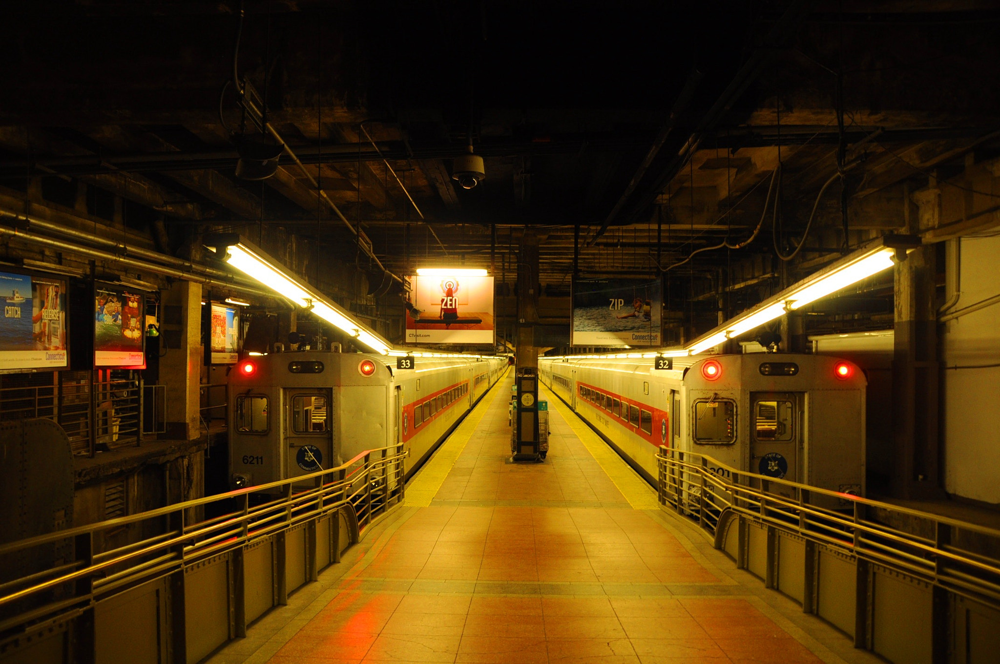 Nikon D90 + Sigma 18-200mm F3.5-6.3 DC sample photo. Trains photography