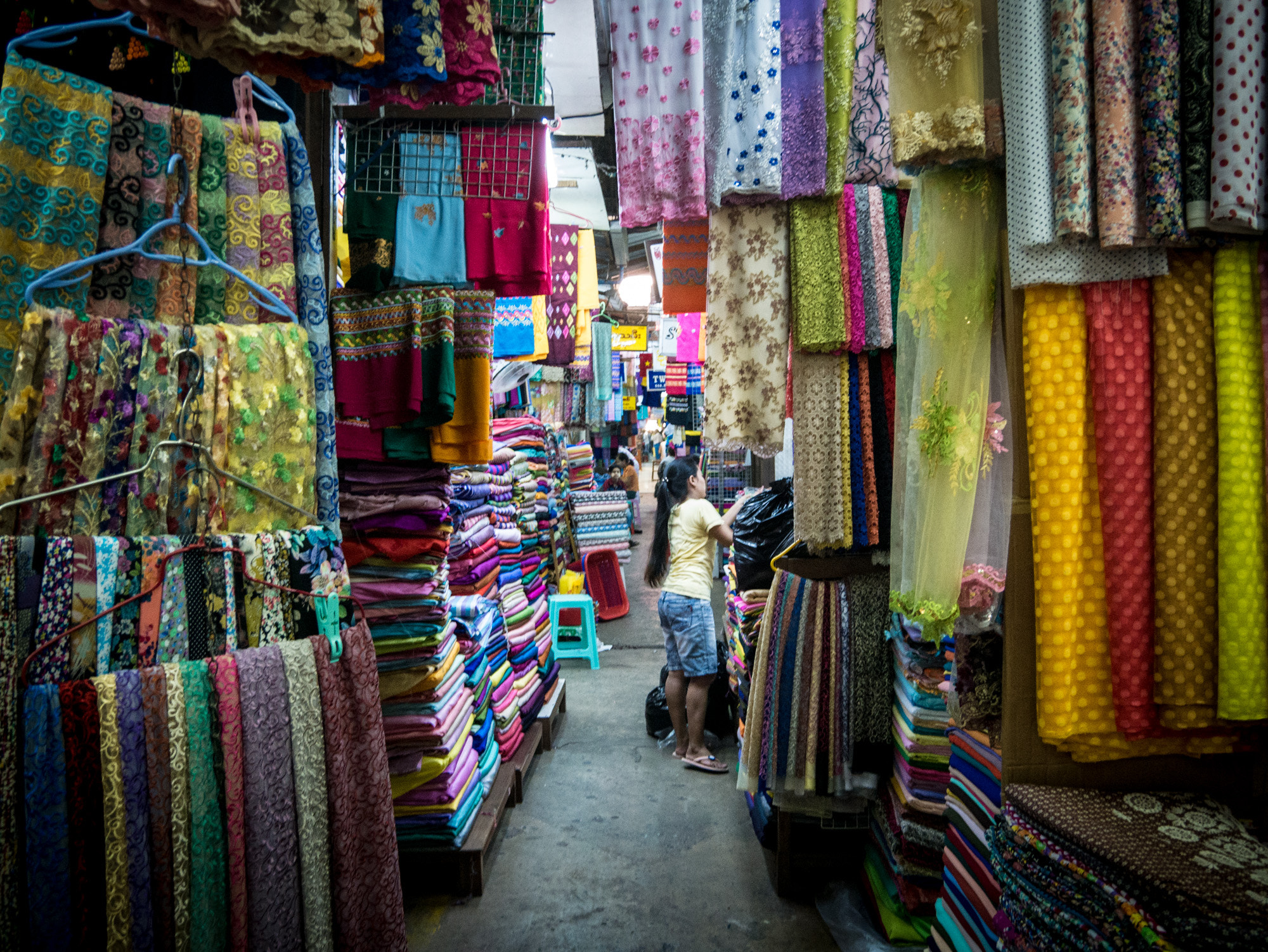 LUMIX G VARIO PZ 14-42/F3.5-5.6 sample photo. Bogyoke market photography