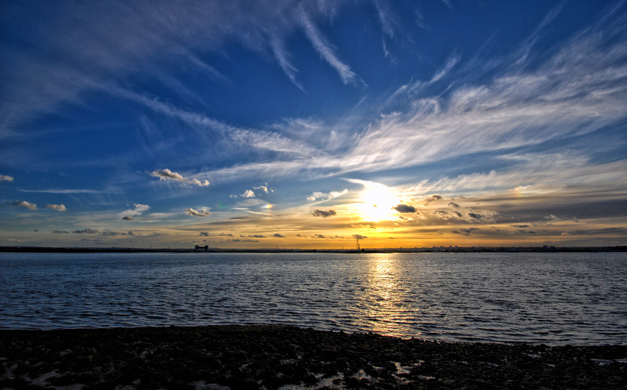 Sigma 10-20mm F4-5.6 EX DC HSM sample photo. River thames photography