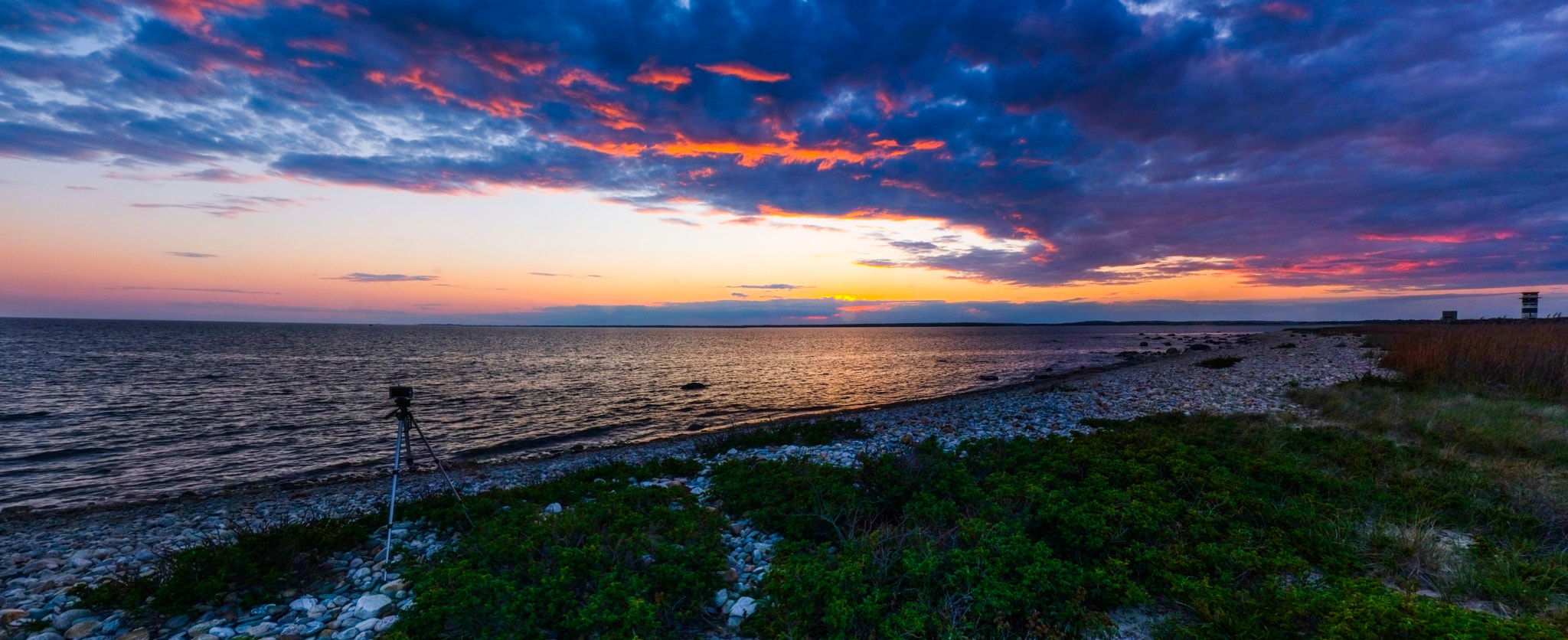 Fujifilm X-E1 + Fujifilm XF 18-135mm F3.5-5.6 R LM OIS WR sample photo. Twilight sunset by the beach photography