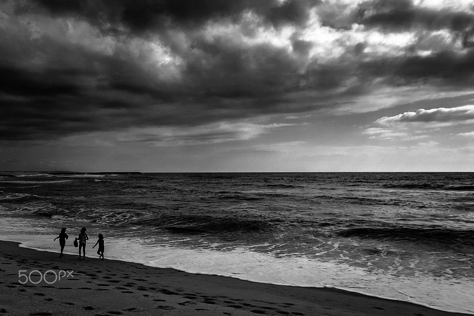 Canon EOS 500D (EOS Rebel T1i / EOS Kiss X3) sample photo. Childhood silhouettes. photography