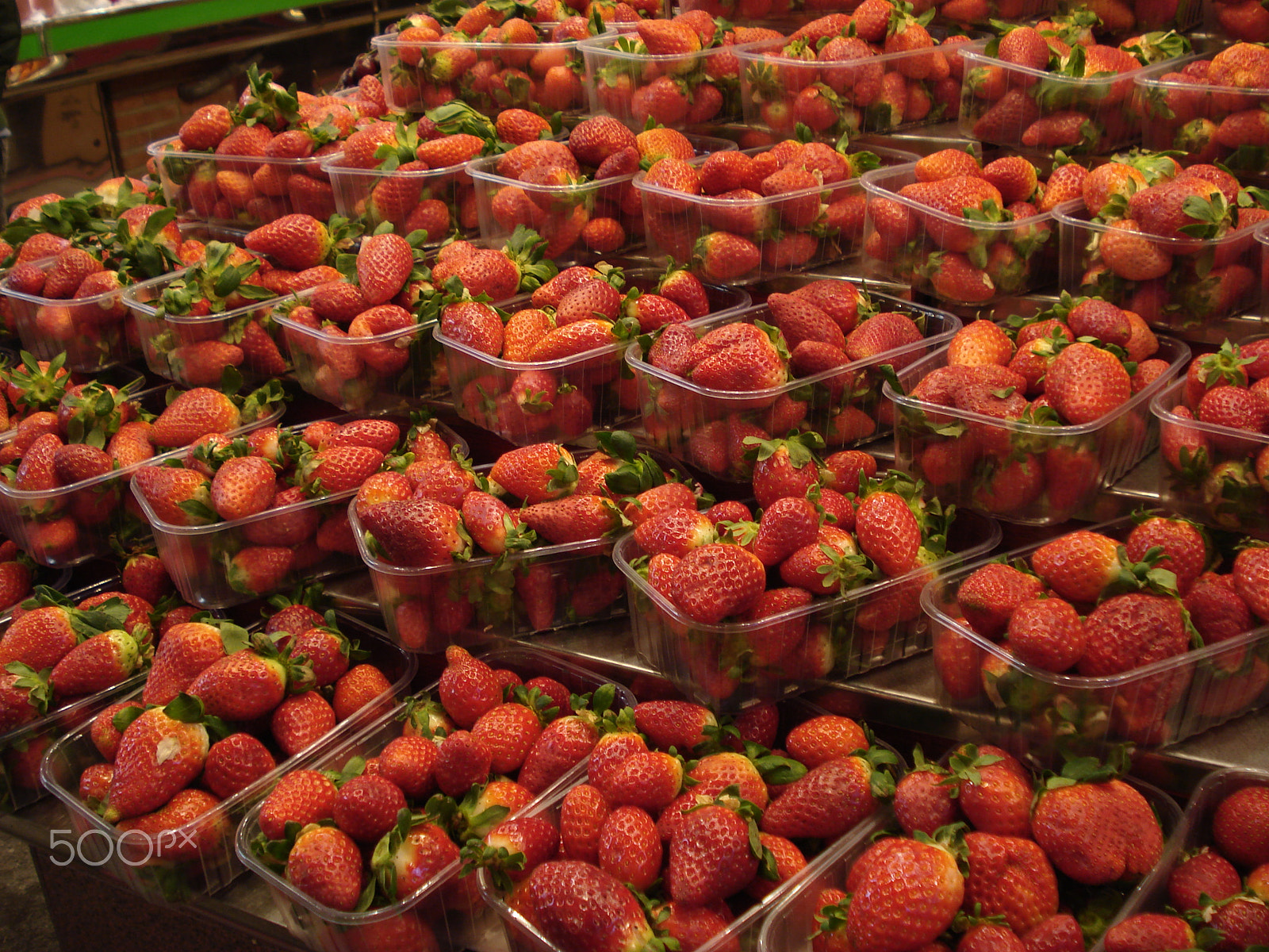 Sony DSC-W70 sample photo. Fresh strawberries photography