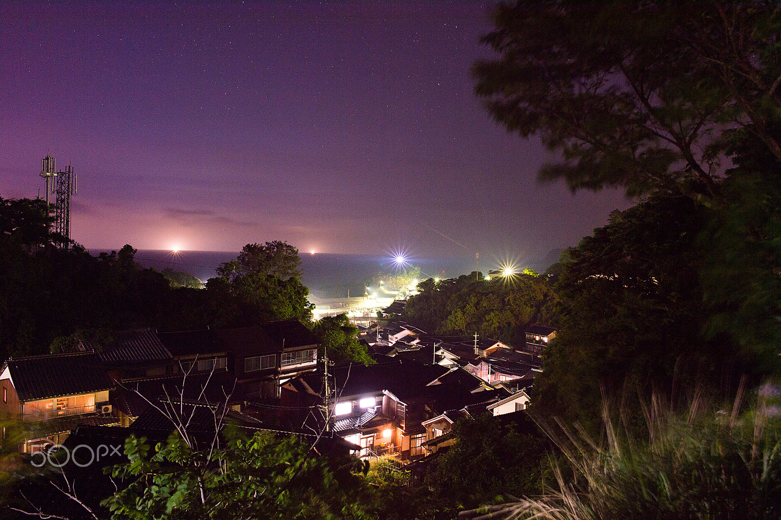 ZEISS Distagon T* 28mm F2 sample photo. Night of fishing village photography