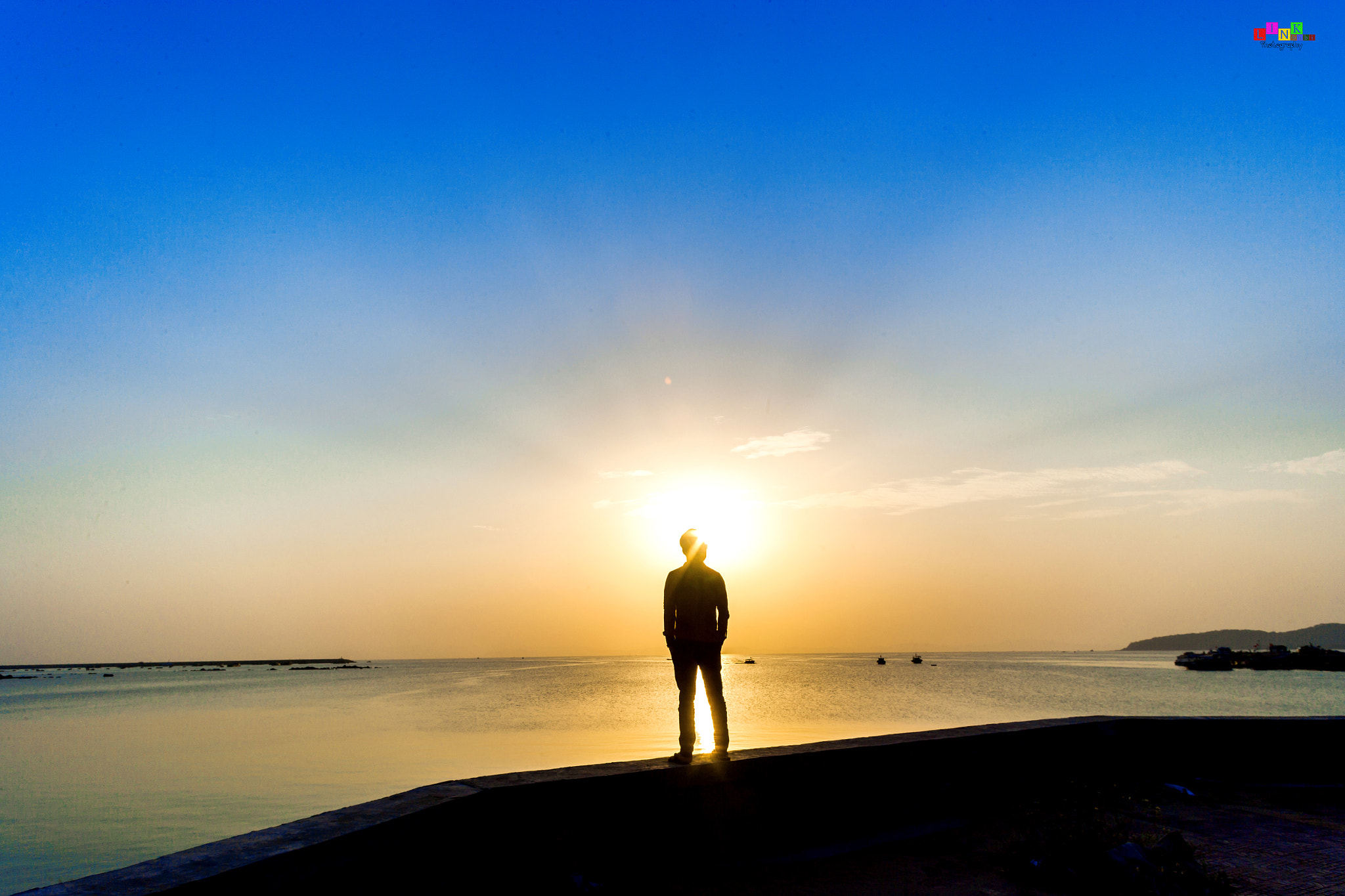 Canon EOS-1Ds Mark II + Canon EF 20mm F2.8 USM sample photo. Sunset photography